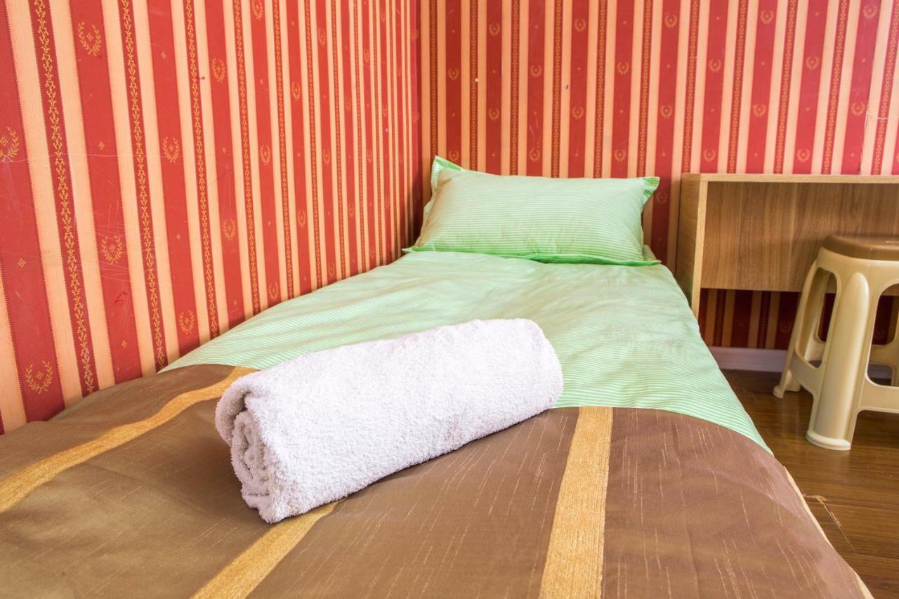 City Guesthouse & Tours أولان باتور المظهر الخارجي الصورة